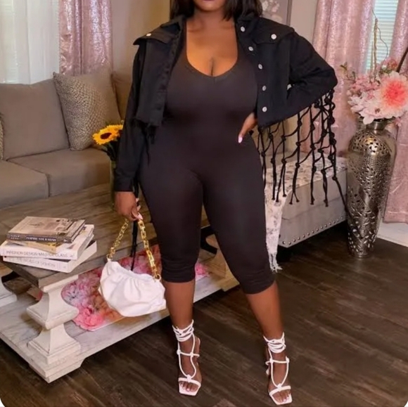 Black Crop Knotted Jean Jacket - Picture 2 of 3